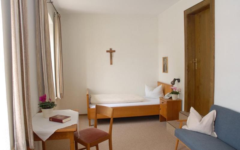 Tagungshaus Im Kloster Neresheim Hotel Ngoại thất bức ảnh