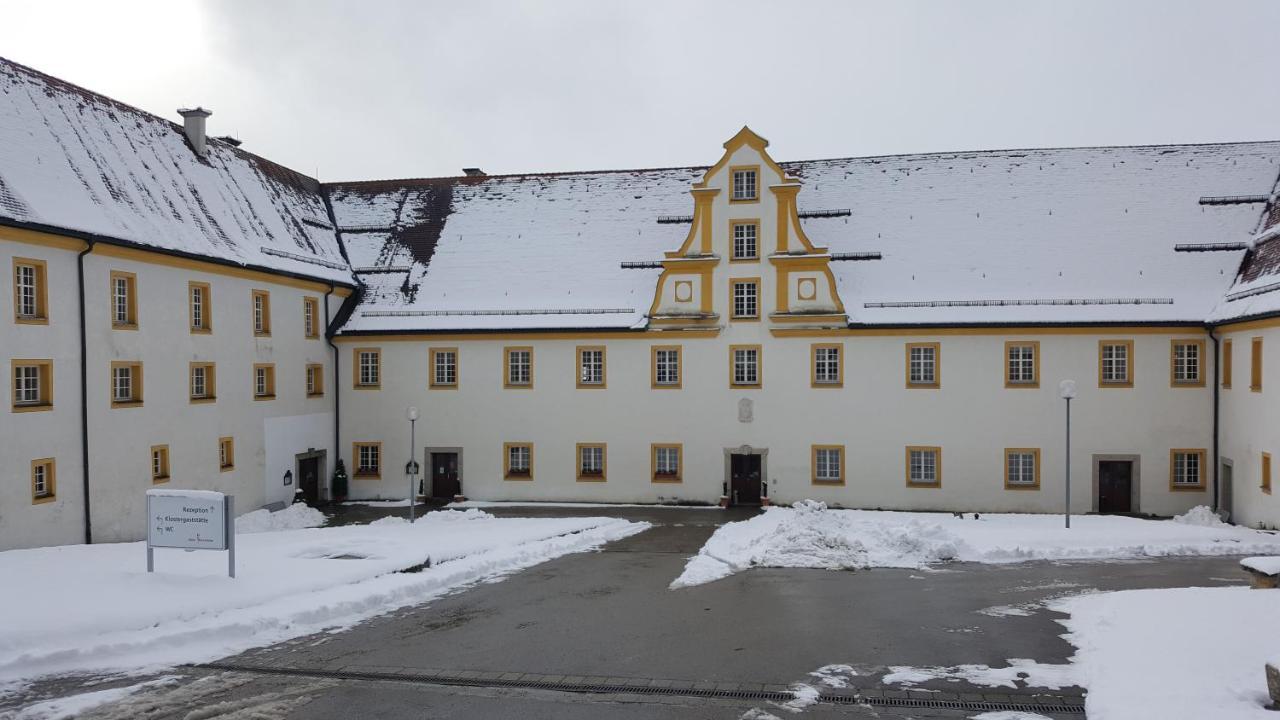 Tagungshaus Im Kloster Neresheim Hotel Ngoại thất bức ảnh