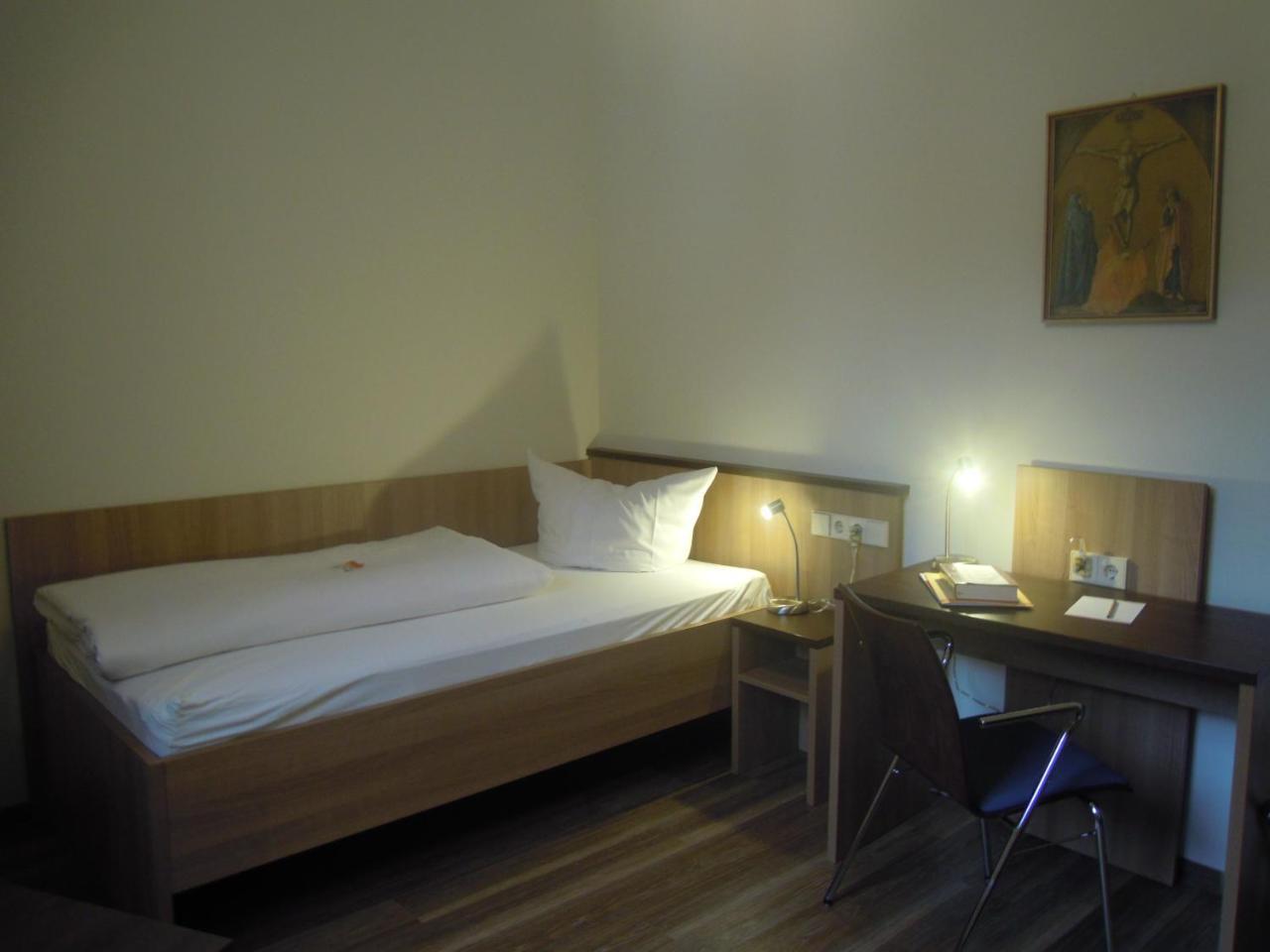 Tagungshaus Im Kloster Neresheim Hotel Ngoại thất bức ảnh